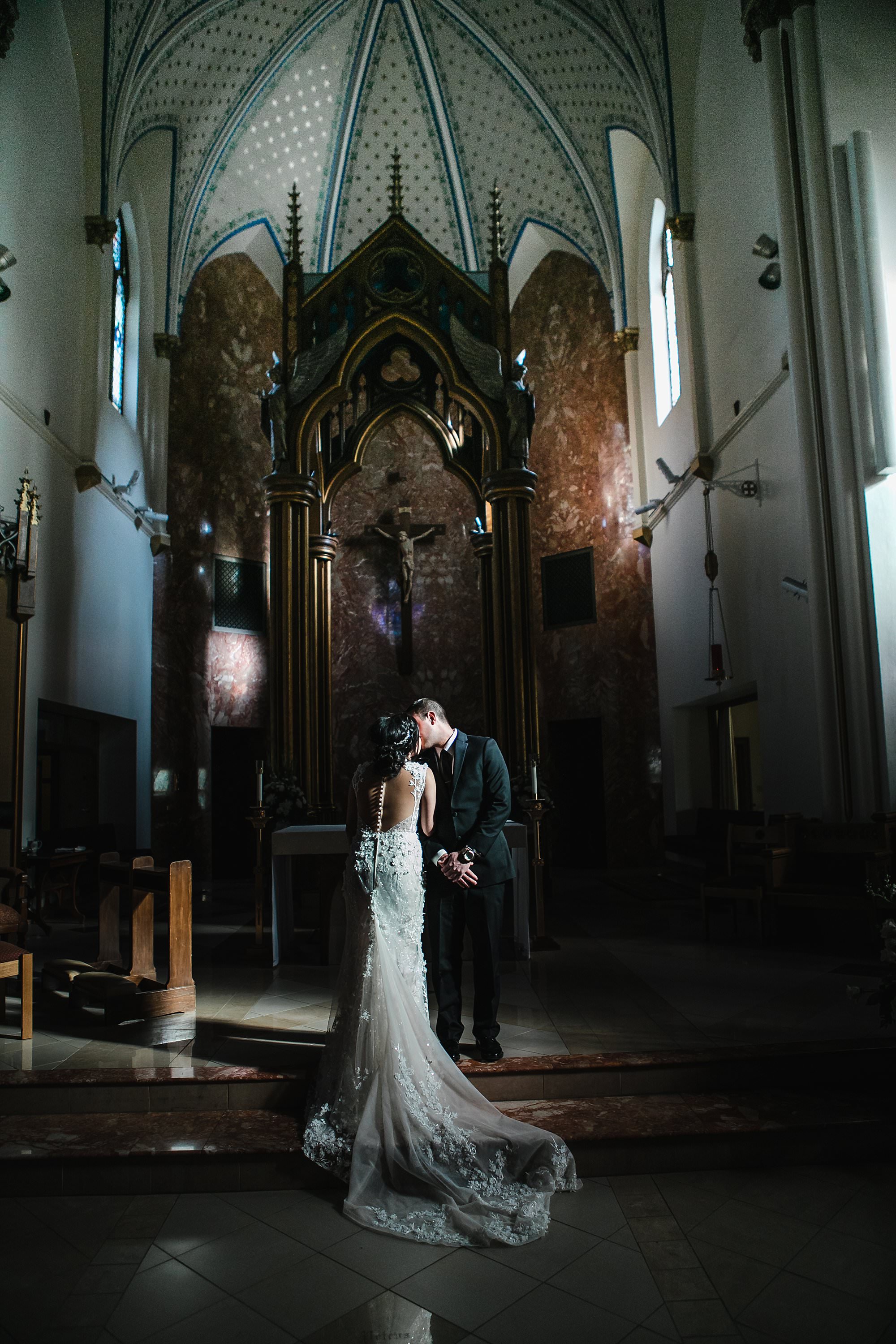 wedding kiss, cathedral, gown train