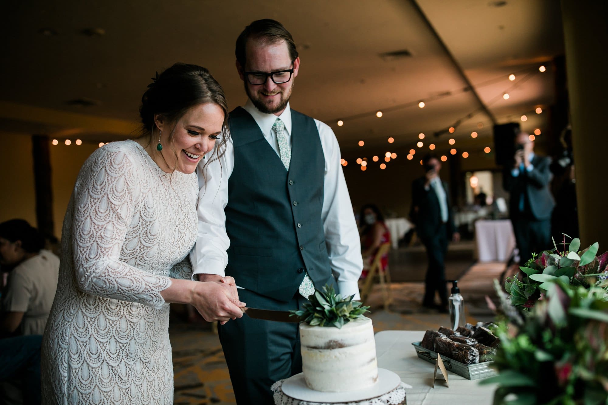 Cake cutting, The Lodge at Breckenridge