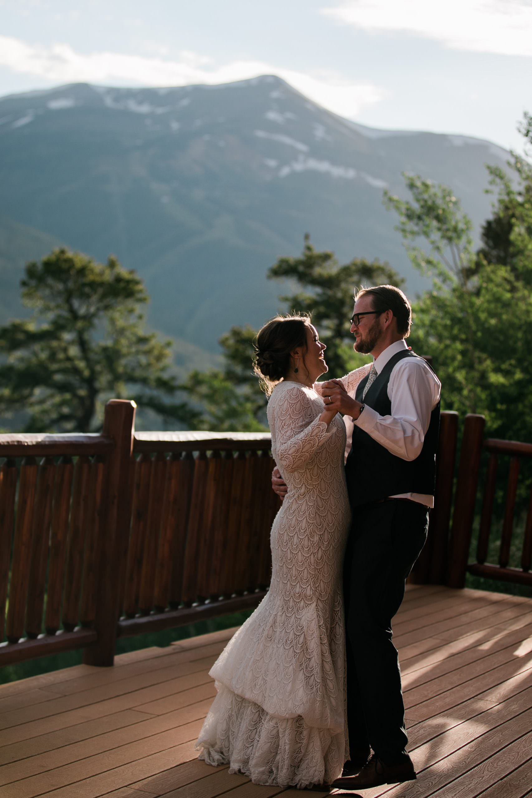 Breckenridge Colorado First Dance outside